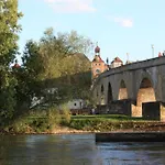 Amy 2* Regensburg