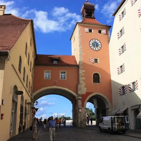 Amy 2* Regensburg