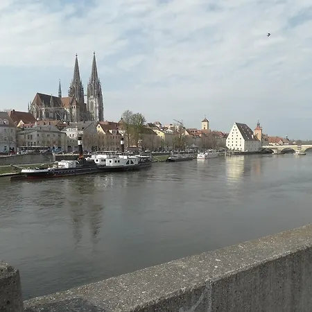 Amy Otel Regensburg