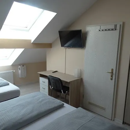 Amy Otel 2*