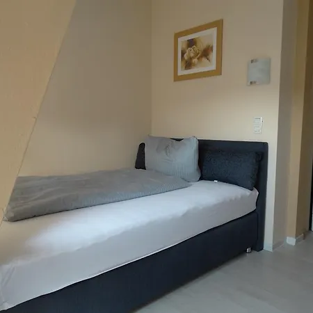 Amy Otel 2*