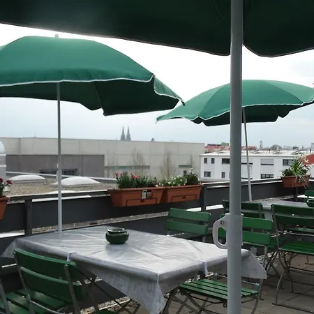 Amy Otel 2*