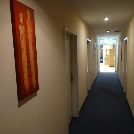 Amy Otel 2*